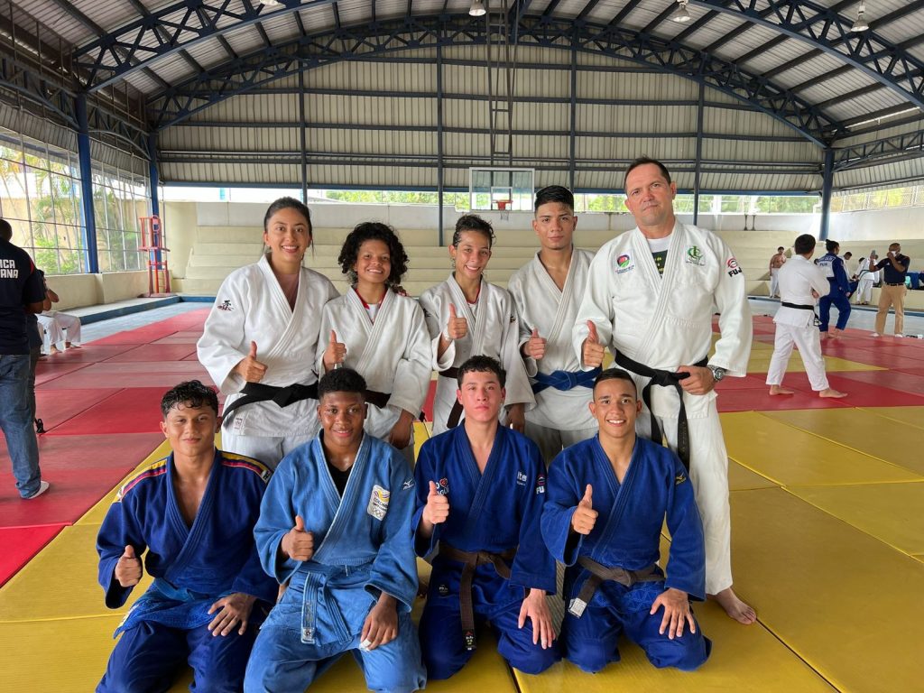 Judocas colombianos, en acción
