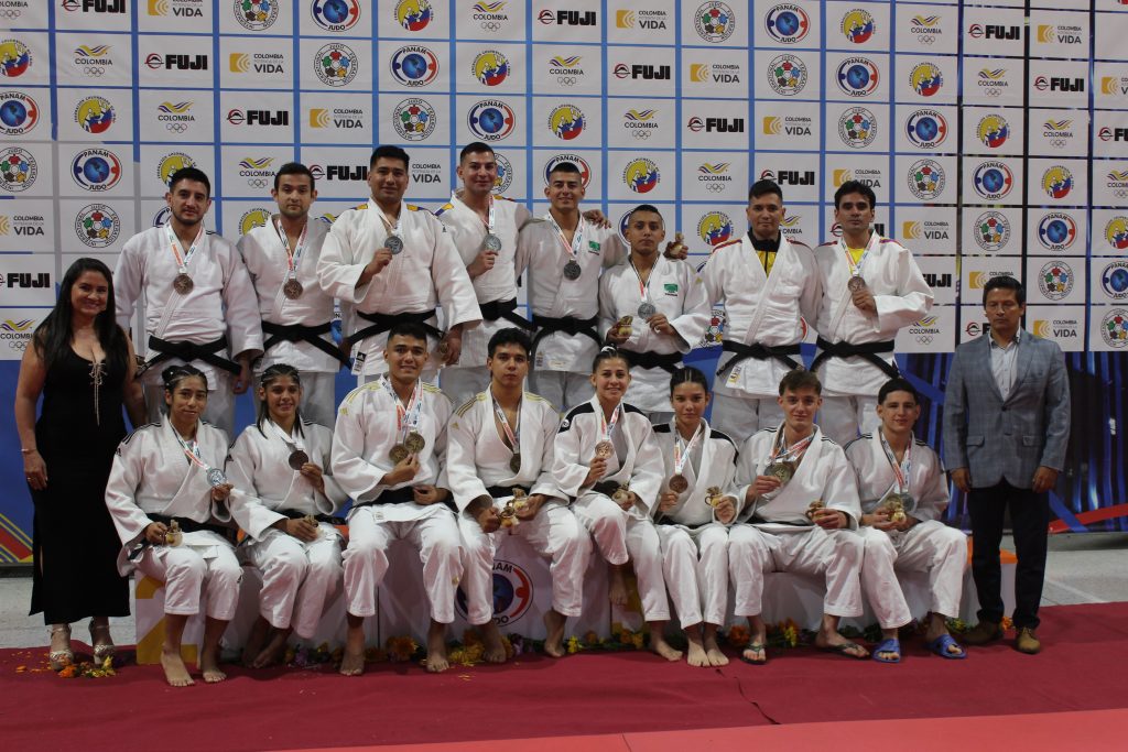 Colombia, campeón panamericano de Katas